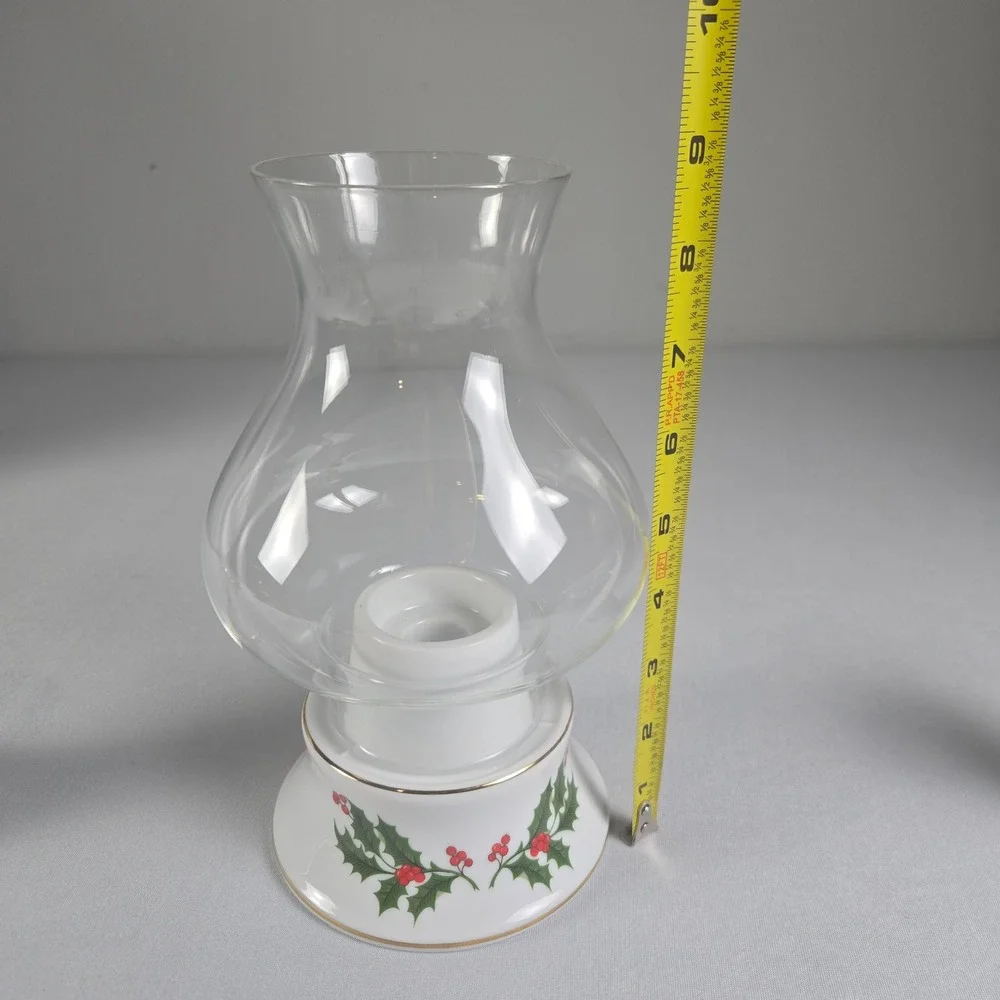 Vintage 1986 Beacon Hill Christmas Holly Candle Holders Hurricane Lamp Gold Trim